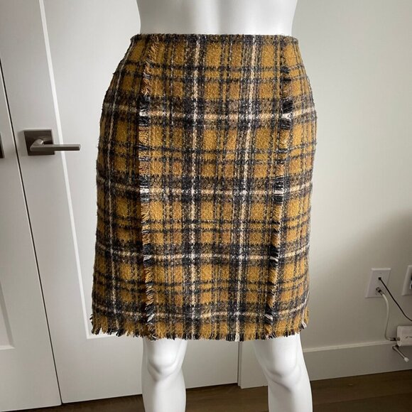 W Closet Plaid 100% Polyester Lined Mini Skirt w Fringe Detail Gold Blk Sz XS/S - Picture 2 of 14